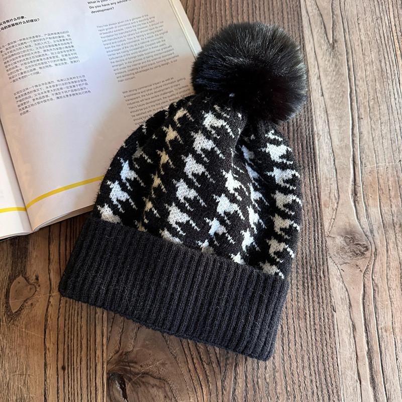 Knit Hat For Women With Vintage Houndstooth Pattern And Warmth For Autumn Winter Fashion