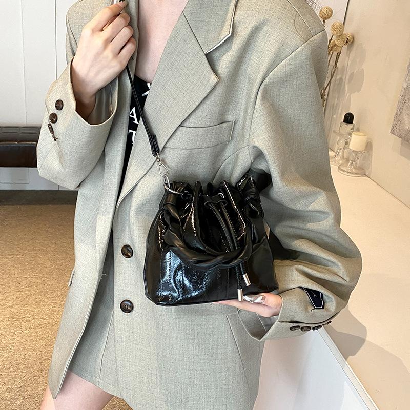 Pu Bucket Bag, Fashion Shoulder Bag, Simple Texture, Handbag, Niche Versatile, Study Shoulder Bag, Commuter Bag