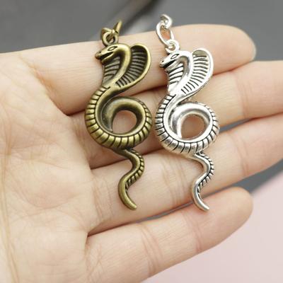 Krabičky na mince, svorky, přívěsky – Přívěsky