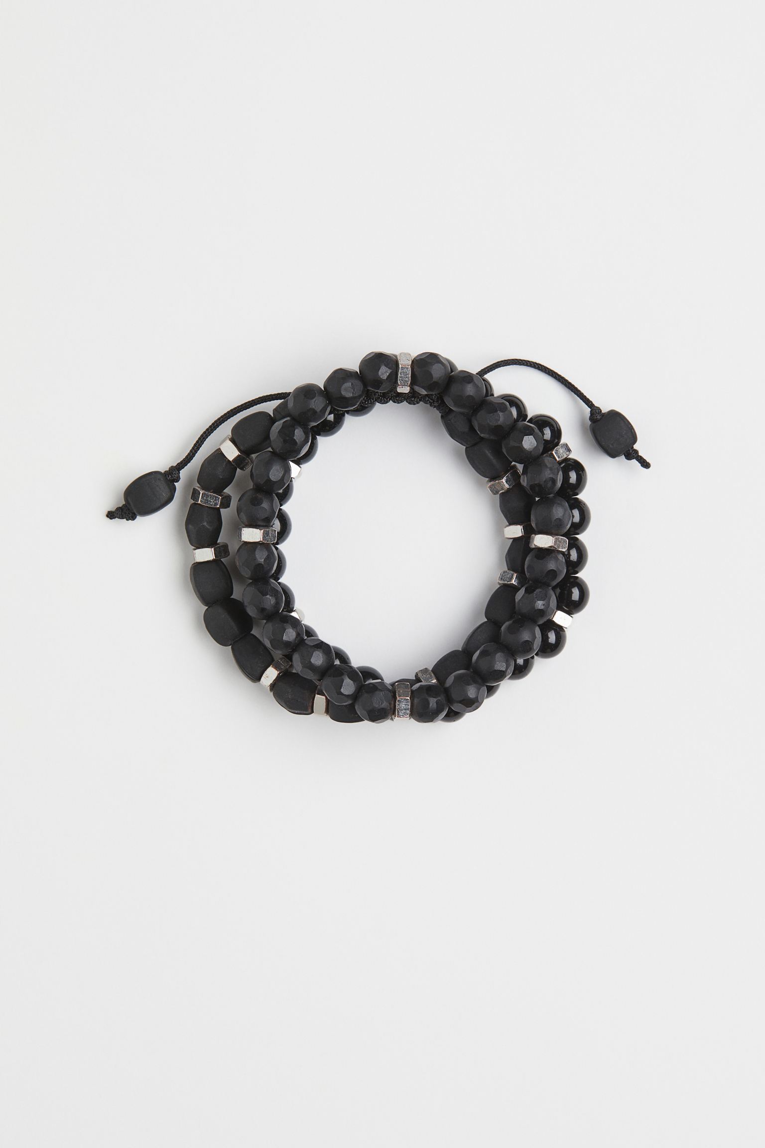 

3 пары браслетов