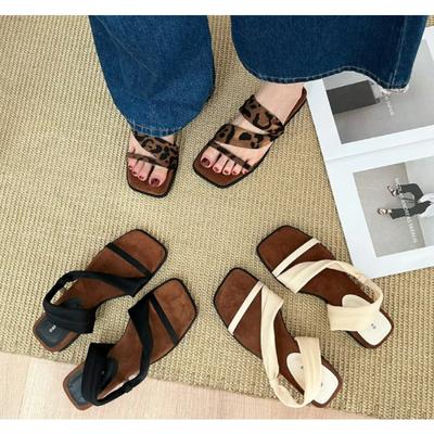 Sapatos de mulher – Sandálias