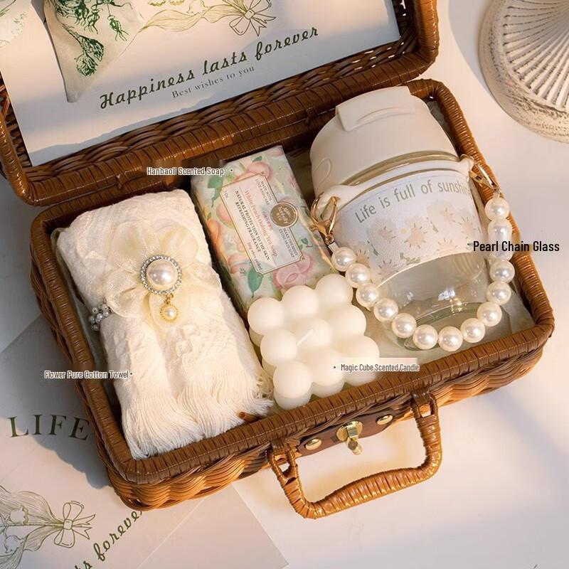 Women s Day Rattan Basket Gift Set