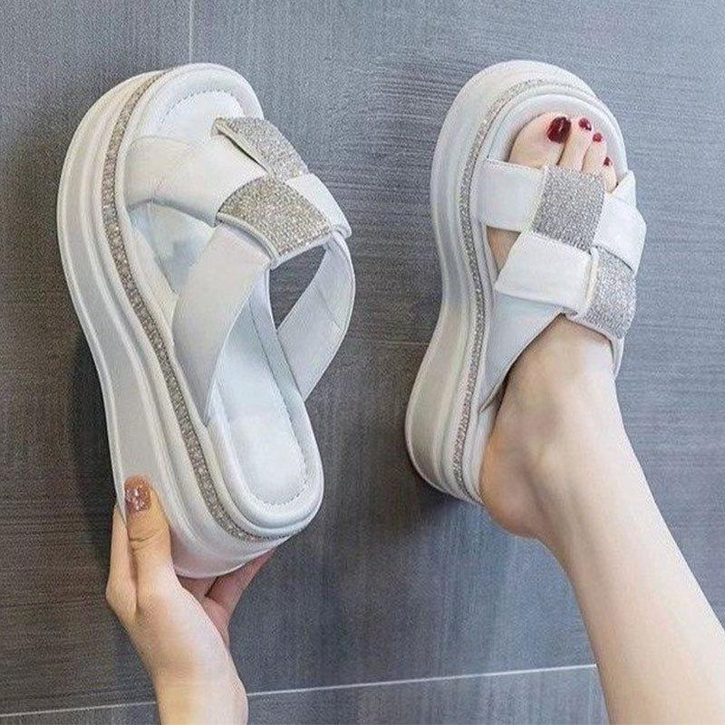 sponge cake thick-soled one-word slippers in the summer of 2025, new soft-soled slippers, women's skirts, thin beach sandals