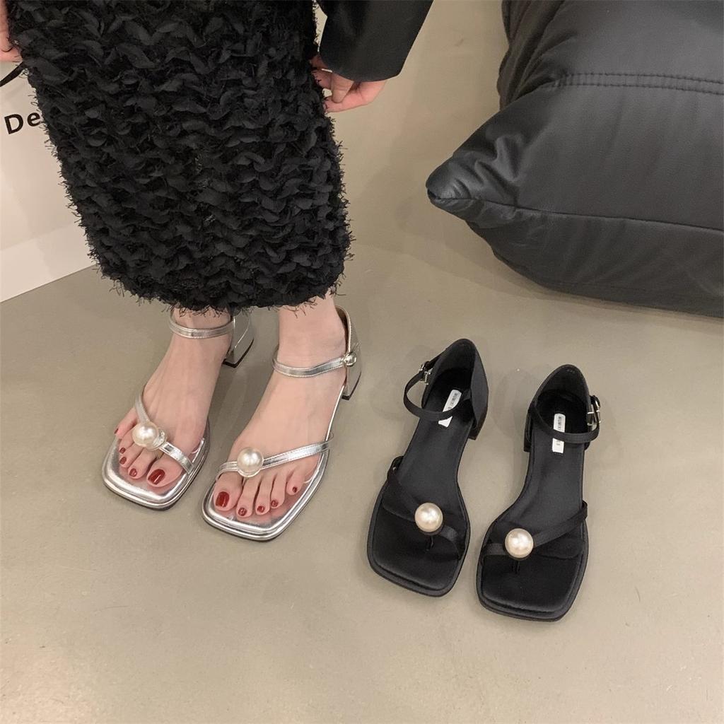 French High-end Pearl Open-toed Sandals Women's Summer 2025 New Shoes Square Heel Silver Roman Shoes