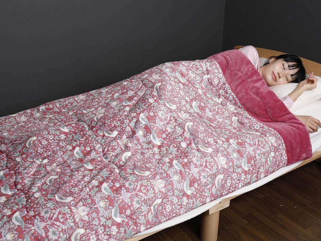 Romance Kosugi Synthetic Quilt, Dark Red, V&A (Victoria and Albert Museum) "Strawberry Thief