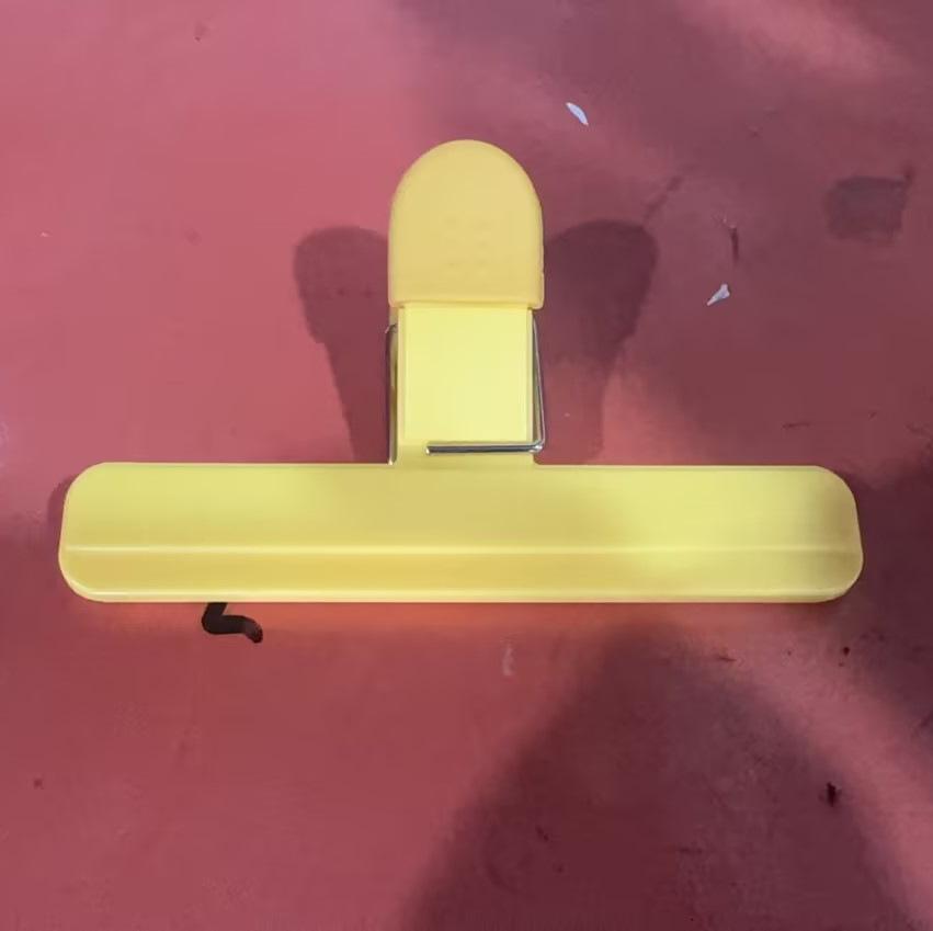 T-Shaped Kitchen Food Sealing Clip: Leak-Proof, Moisture-Proof for Snack and Chip Bags