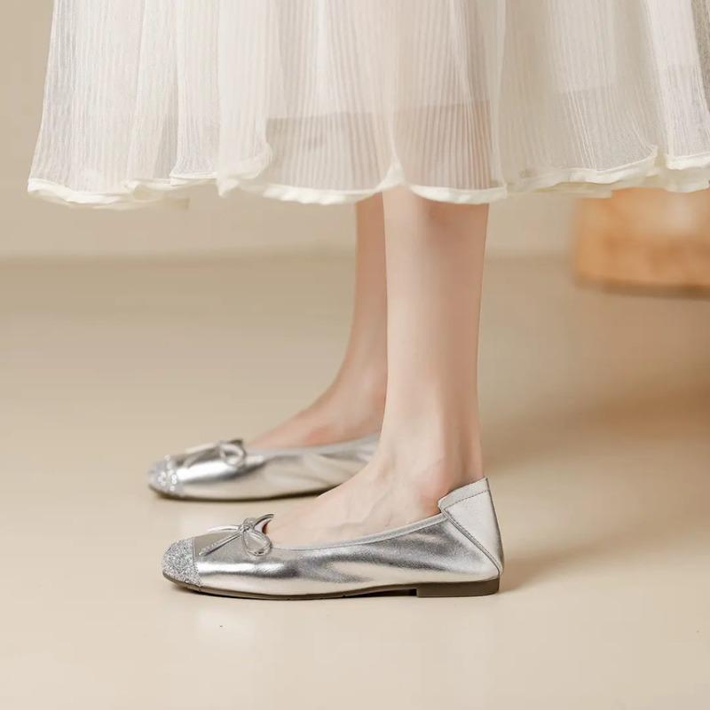 Autumn silver flat-soled single shoes women's new round head bow light mouth soft leather Doudou single shoes
