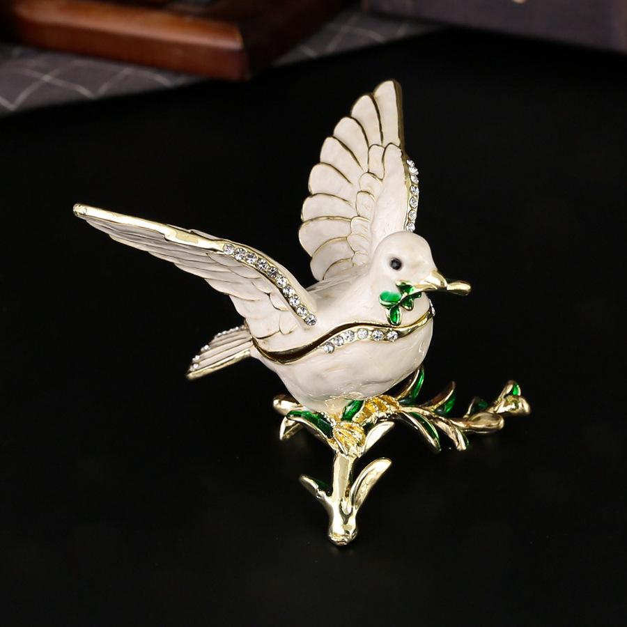 New White Dove Jewelry Box European and American Fashion Jewelry Brooch Animal Alloy