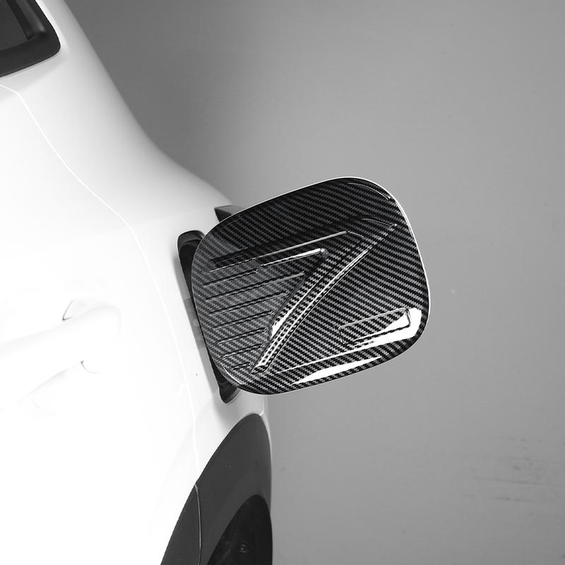 Carbon Fiber / Black Fuel Tank Cap Cover Exterior Decor Trim For Chevrolet Trax Crossover 2024 2025 LHD RHD