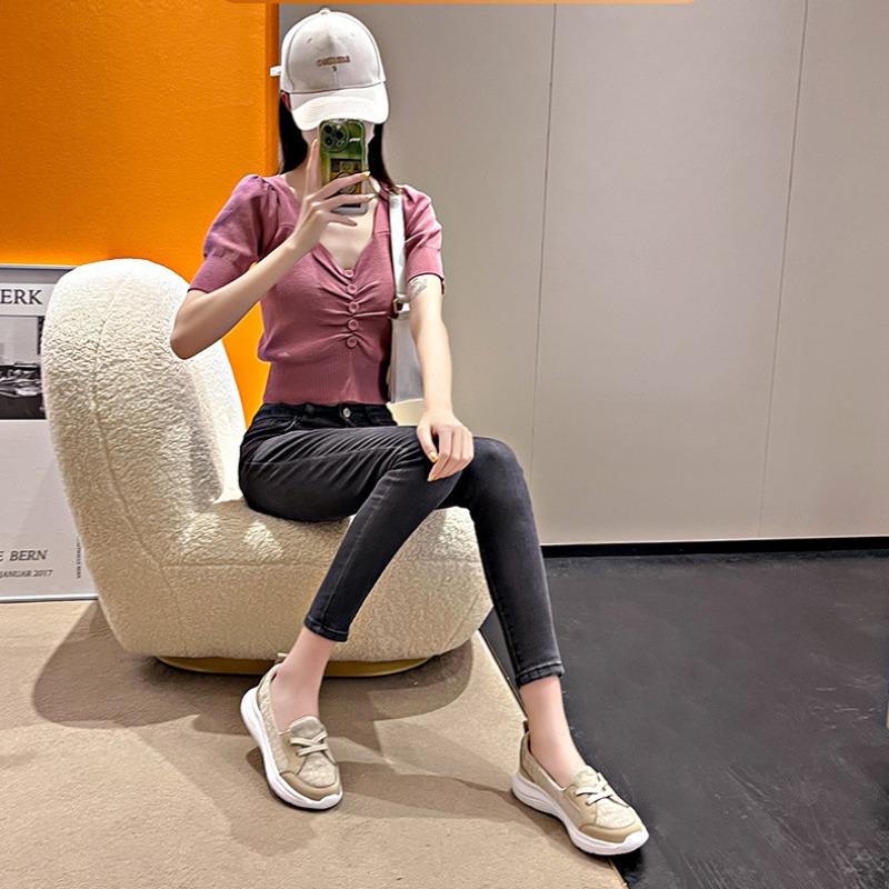 Slip-on Casual Shoes for Women Mother's Shoes Low-top Flat Shoes for Active Walkers