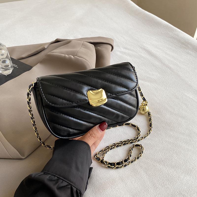 

2024 летняя новая корейская версия простая модная сумка-мессенджер маленькая сумка модная сумка через плечо студенческая большая вместительная маленькая квадратная сумка чёрный