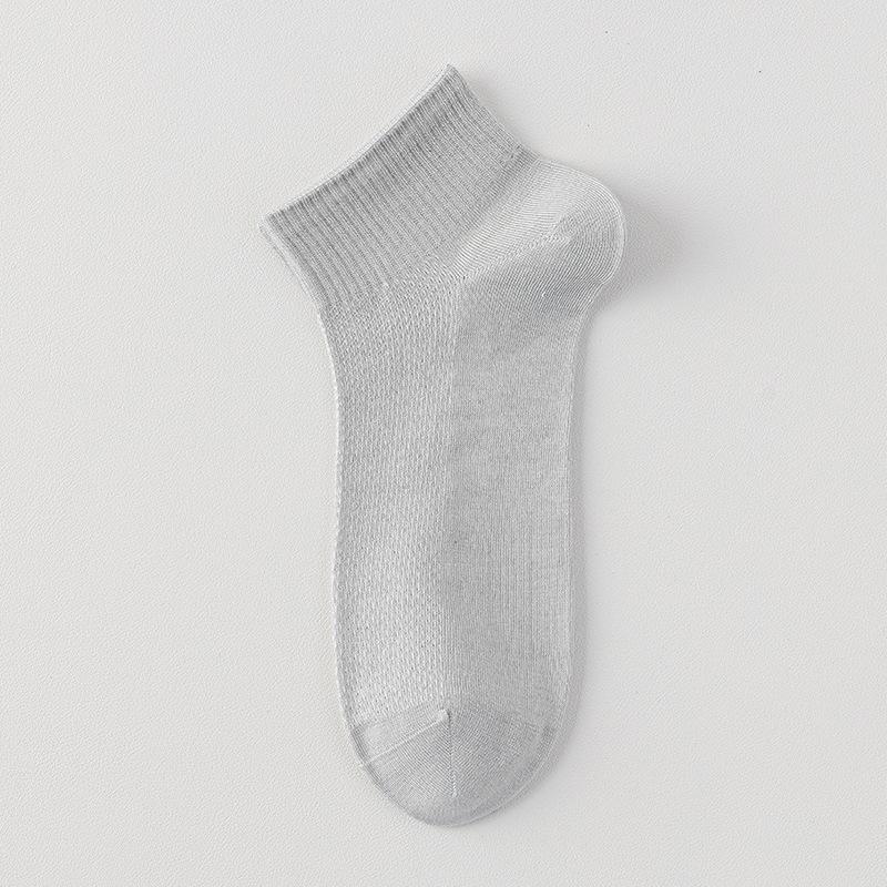 

Мужские летние тонкие однотонные универсальные дышащие и влагоотводящие бесшовные сетчатые короткие носки 1 pair светло-серый