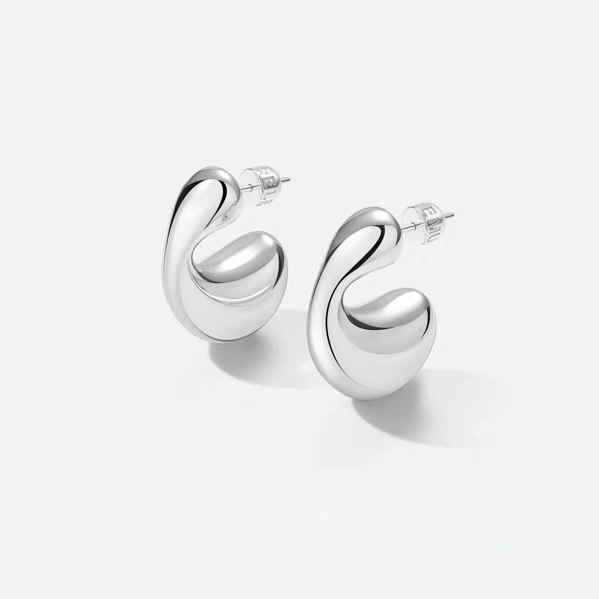 

Minimalist Irregular Curve Stud Earrings: Fashionable, Niche Design for Women