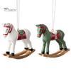 Retro-Weihnachtsanhänger, niedlicher farbiger 3D-Cartoon-Schaukelpferd-Harz-Hängeornament für Weihnachtsbaum, frohe Weihnachten, Zuhause, Urlaubsdekoration