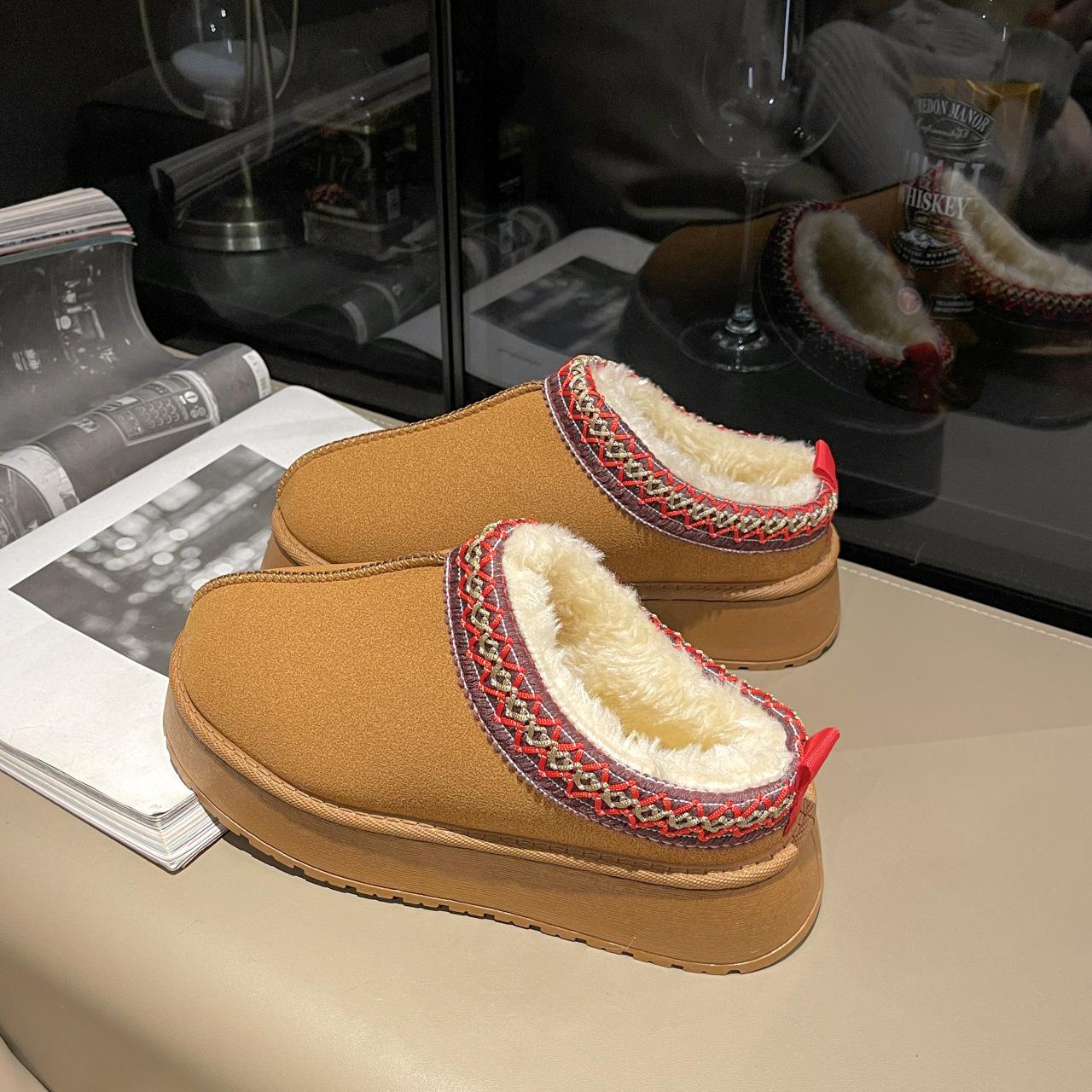 

Женские зимние ботинки на толстой подошве 2024 года, новые, большого размера, с сумкой на голову, полуподносом из хлопка, теплые тапочки из хлопка с одной педалью 40 коричневый