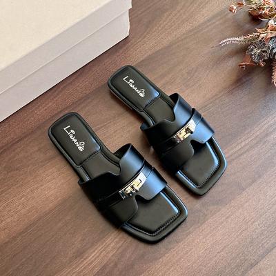 2025 Neue Silberne Ledersandalen Damen Sommer Casual Slipper Strandsandale Bequem Vielseitig Flacher Absatz Rutschfeste Gummisohle