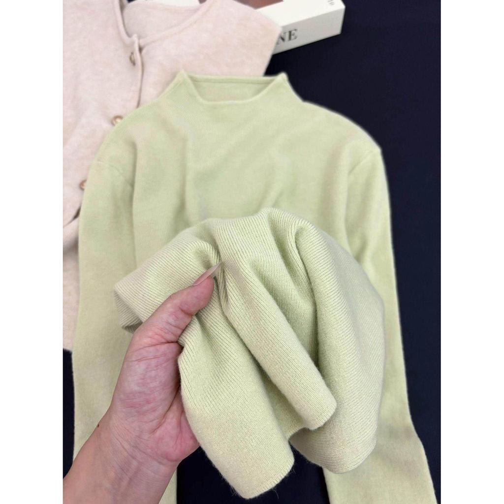 Women's Green Half-High Collar Fufu Knit Sweater: Thickened Long-Sleeve Base Layer for Autumn and Winter 2026.