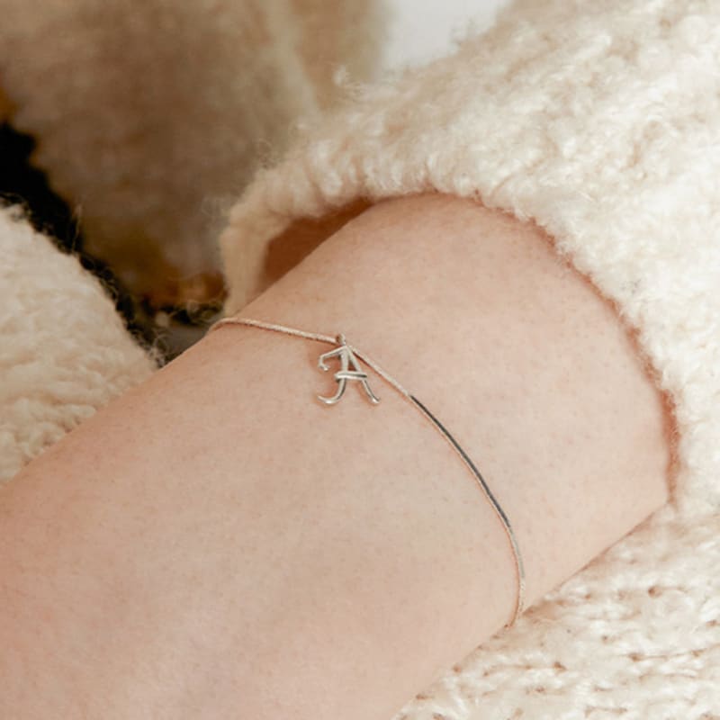 

Manaet Initial Snake Chain B Silver