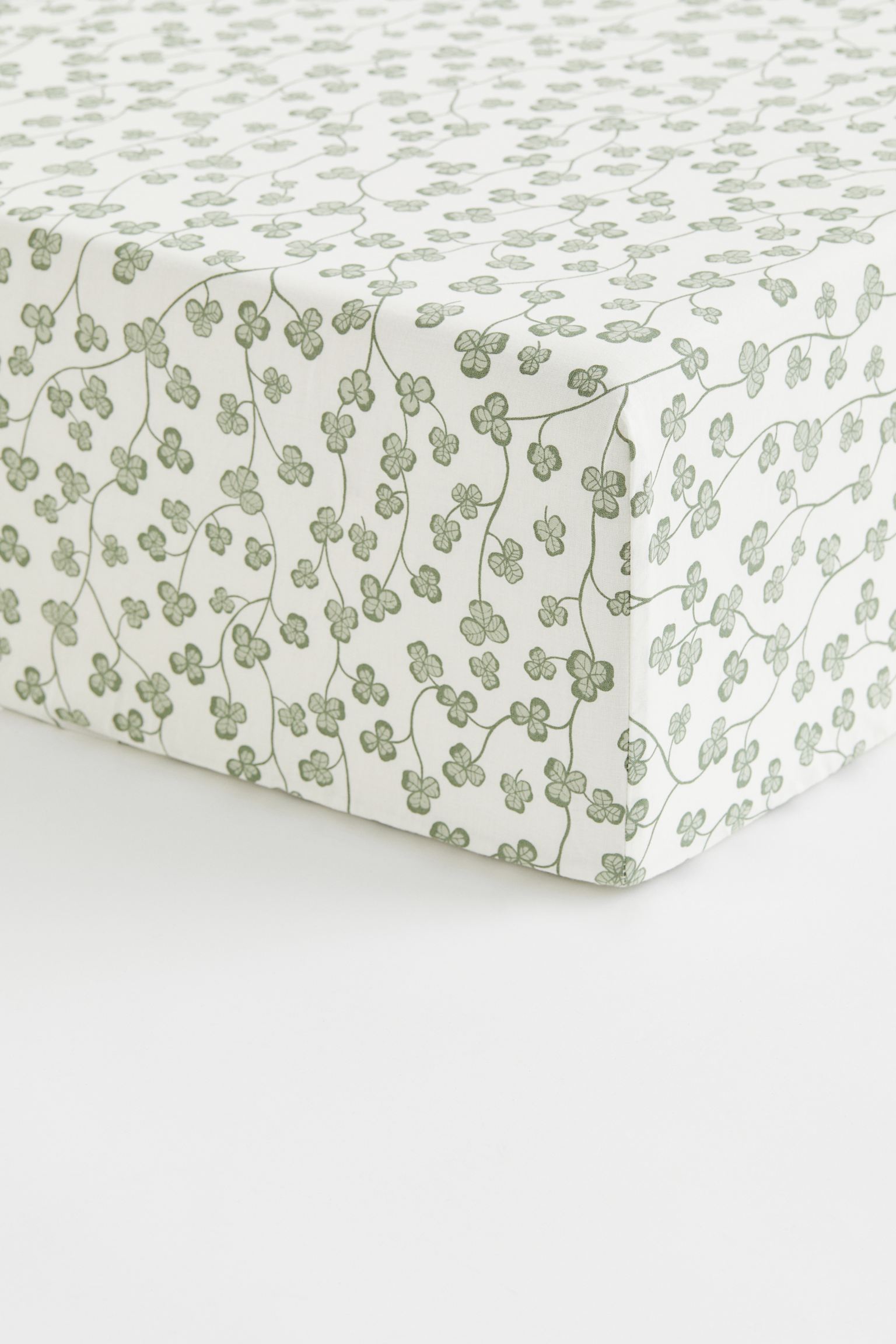 

Patterned cotton fitted sheet