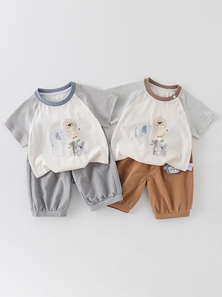 Sommer-Set im koreanischen Stil: Baby Jungen Cartoon T-Shirt & Cropped Hose