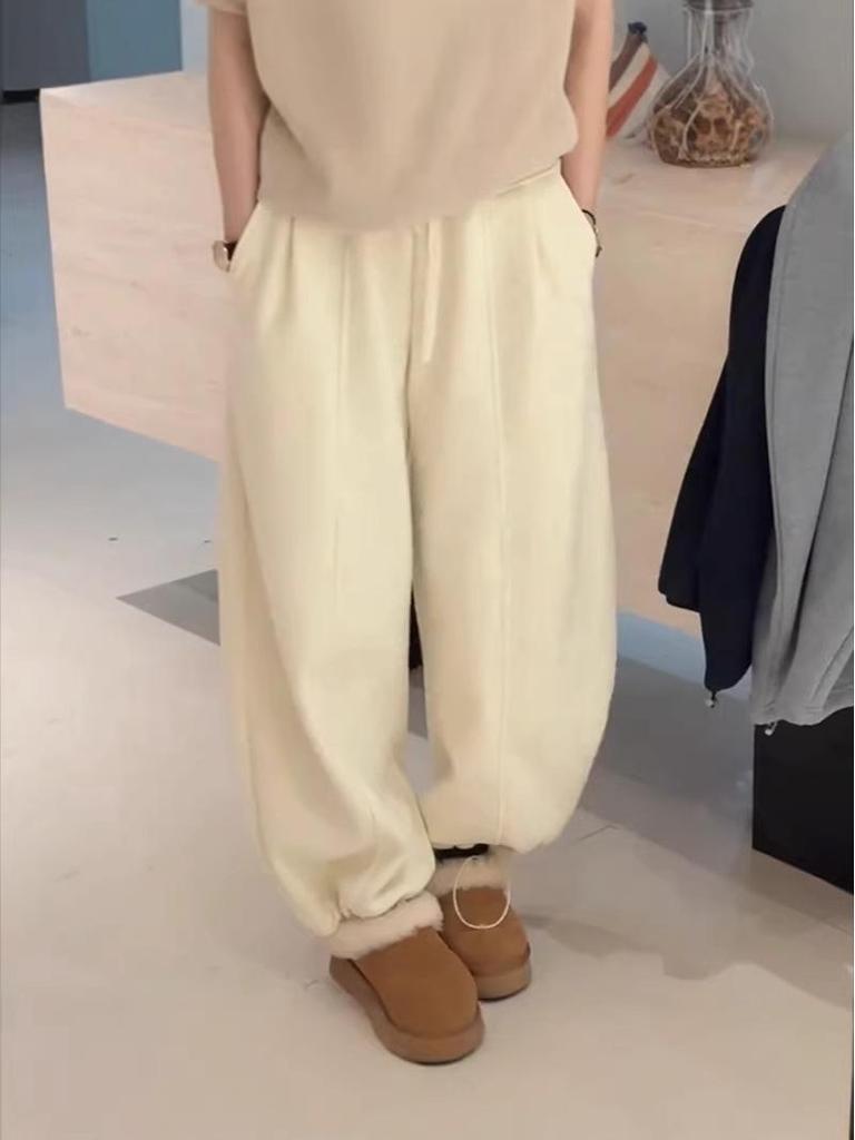 2025 Winter Women's Korean Fleece-Lined Wide-Leg Sweatpants: Fashionable, Warm, Loose, Versatile, and Cuffed Casual Pants.