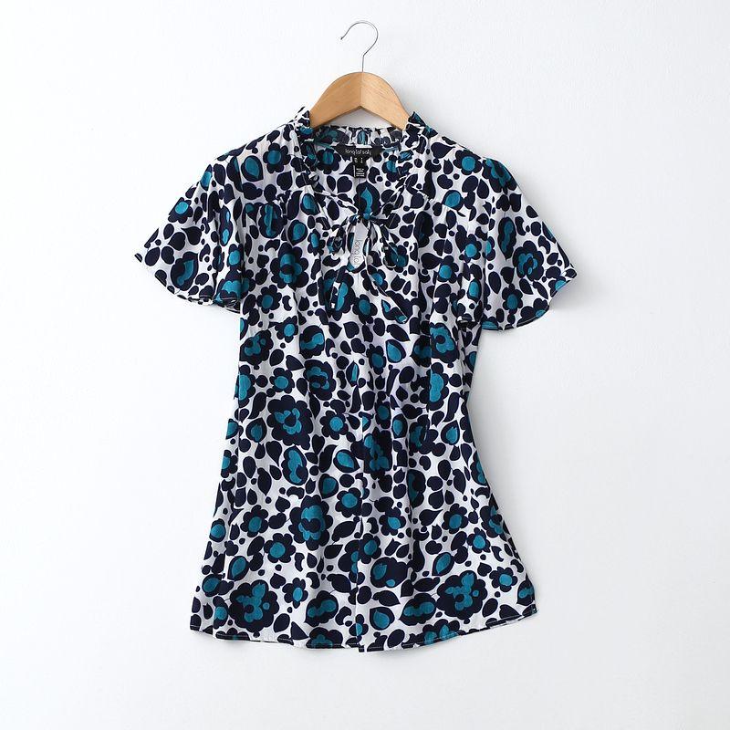 

Старый клиент B в ~ Оригинальный заказ внешней торговли V-образный вырез Драпировка Дышащая Рубашка с короткими рукавами с оборками Женские вискозные топы White Print (minor flaws, reduced price) Euro -10