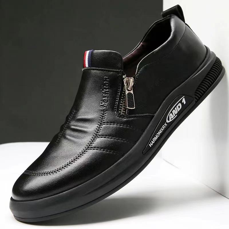 New Korean Style Men's Leather Slip-on Shoes for Spring and Autumn, Trendy and Breathable White Casual Shoes.