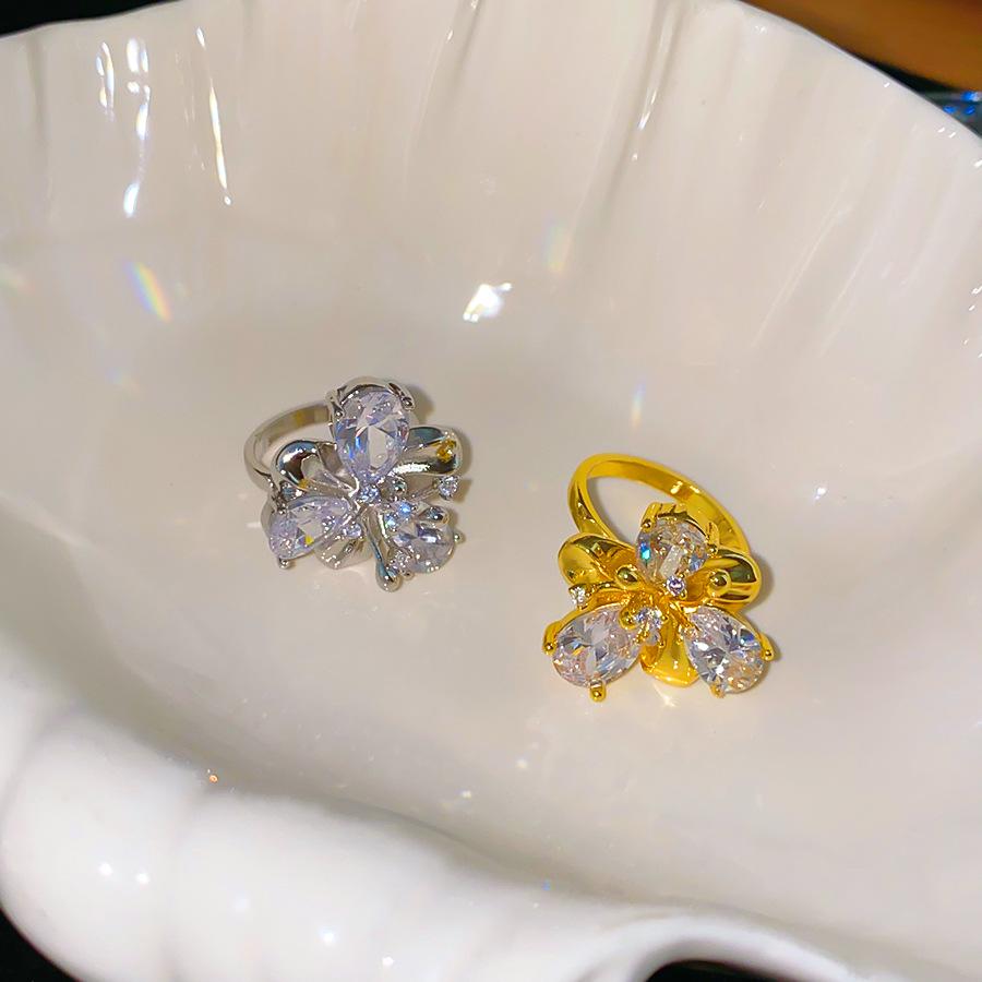18k Gold-Plated Zirconia Water Drop Flower Ring, Simple Fashion Luxury Jewelry