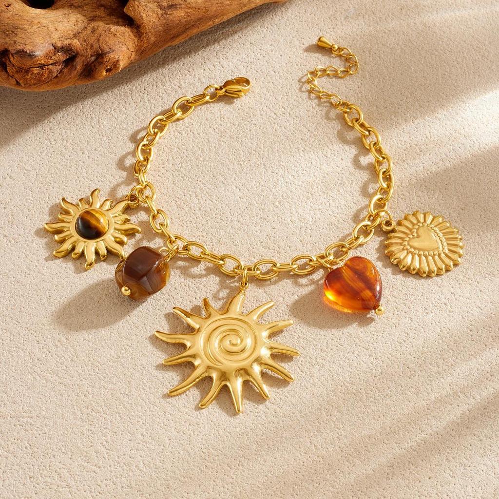 Retro Gold-Plated Sun Heart Tiger Eye Pendant Jewelry Set