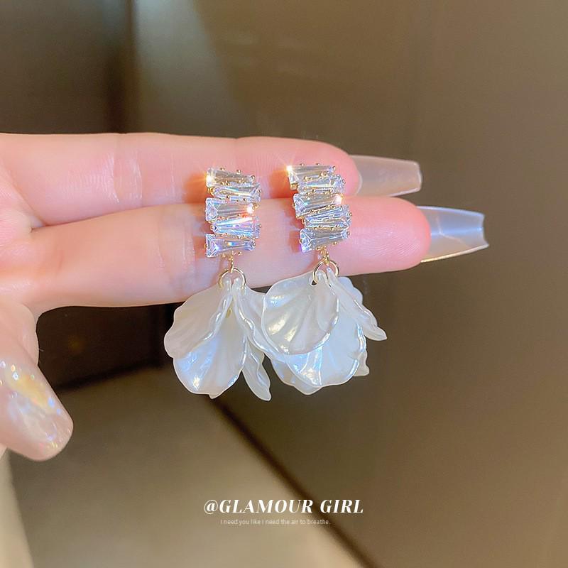 Diamantbesetzte Perlenblatt-Quastenohrringe: Luxuriöses, vielseitiges Design für Eleganz in der Mode