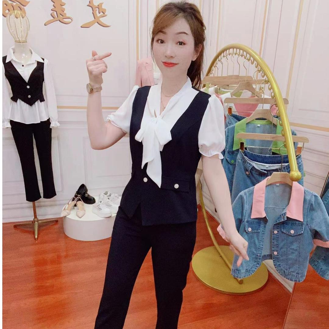 

Стильный летний омолаживающий облегающий комплект из двух частей в стиле пэчворк 2025: Футболка с коротким рукавом и повседневные брюки 3XL for 145-160 lbs