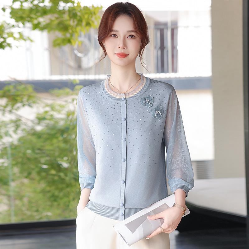 

Mom’s Chic 3D Embroidered Knit Top: Stylish Mid-Sleeve Spring & Summer Wear for Mature Women 5XL (150-165 lbs) синий
