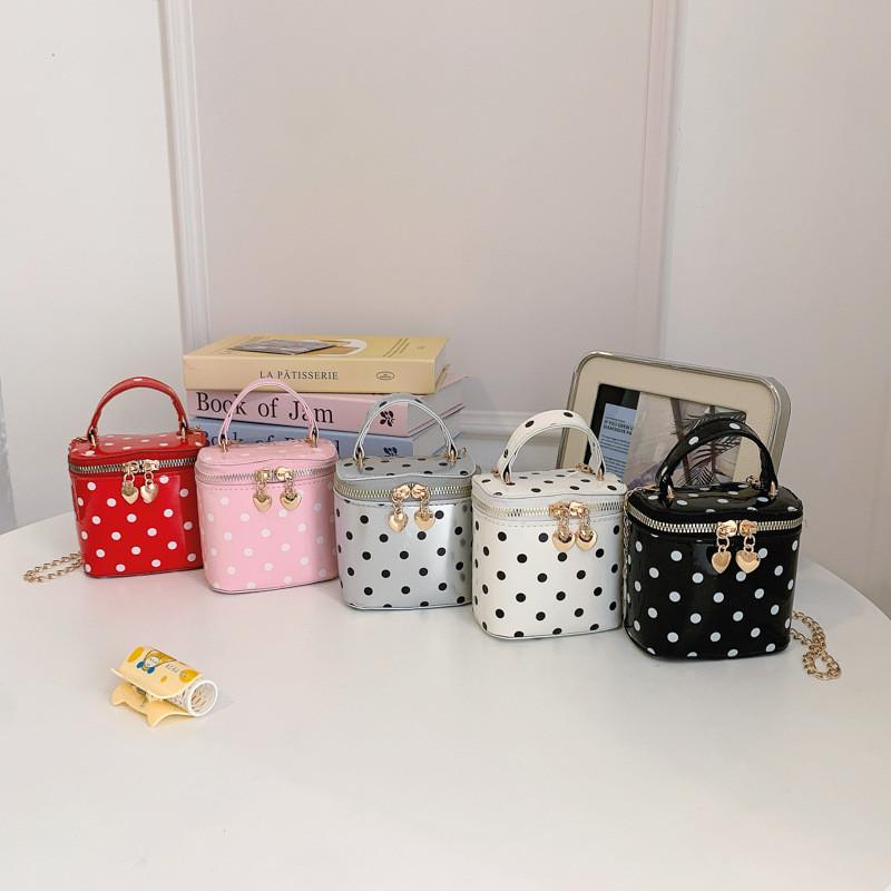 Pu Chain Shoulder Bag With Zipper Closure For Daily Casual Wear