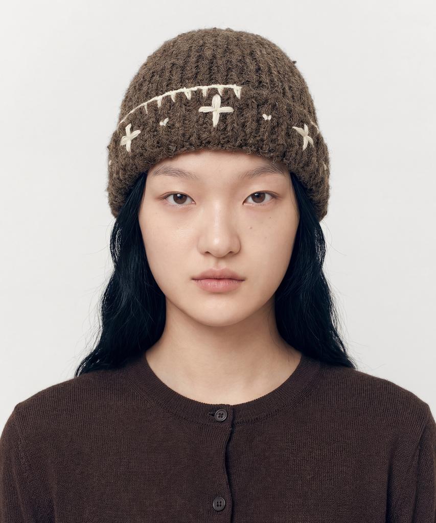 RUBATI Floral Hand-Stitched Beanie_Brown