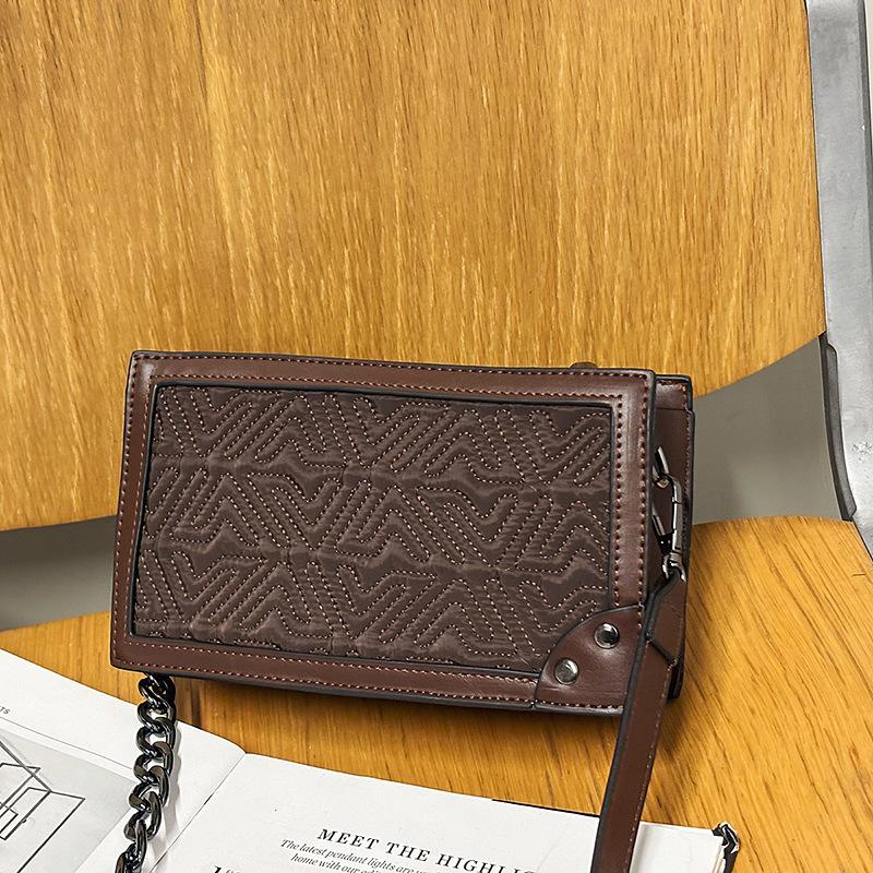 

Niche total sense box bag men s ins trendy brand small square bag high sense women s bag sports style mobile phone messenger bag коричневый