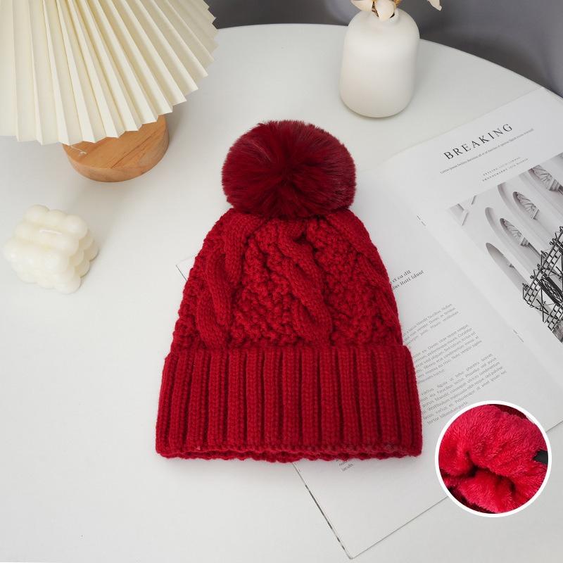 

Плюшевая шерстяная шапка для женщин на осень и зиму, утолщенная теплая шапка грубой вязки с косами, универсальная ветрозащитная защита ушей, шапка-пуловер с меховым помпоном One Size