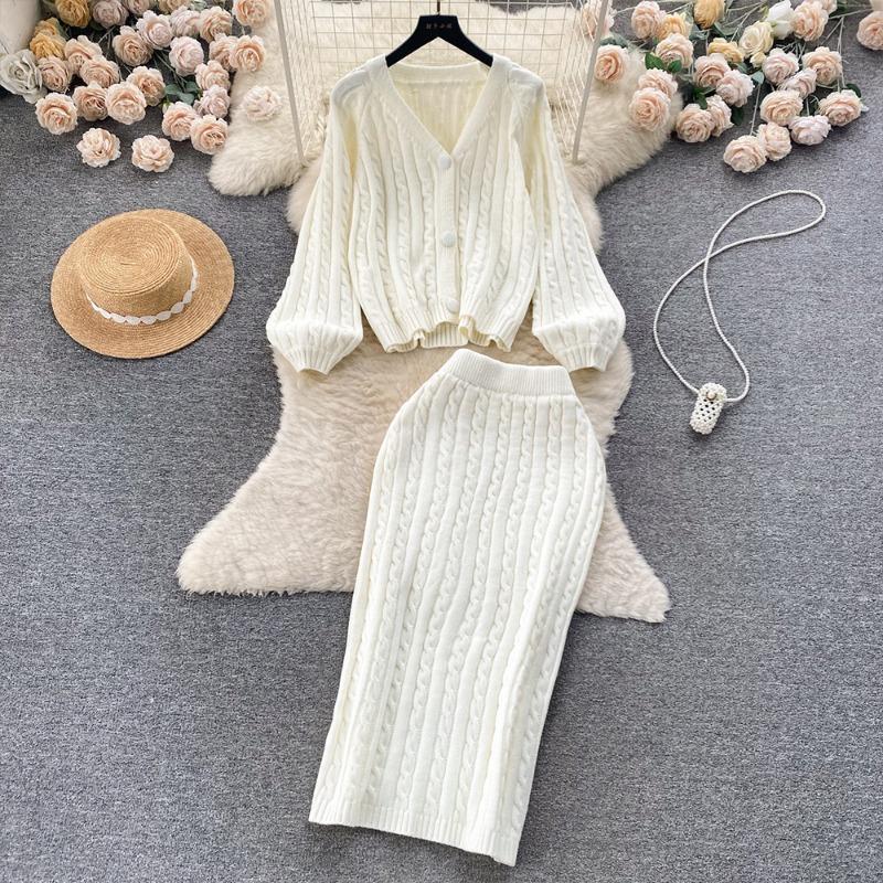 V-neck twist sweater women's two-piece set autumn and winter new loose lazy skirt knitted sweater set