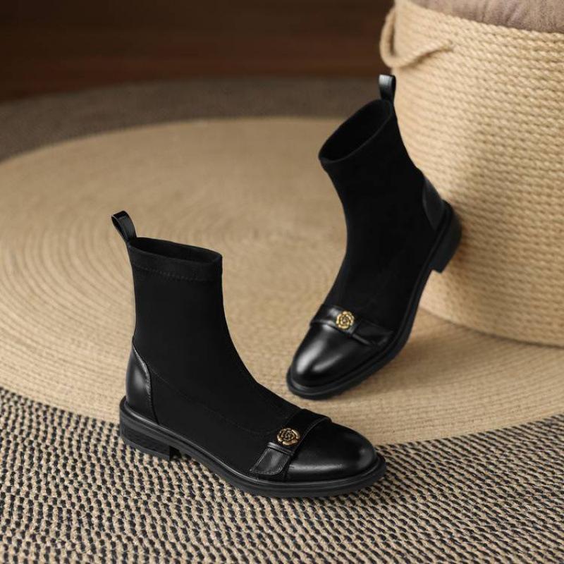 

Осенне-зимние женские ботинки Мартин однотонные с рукавом большого размера женские ботинки новые кожаные ботинки на низком каблуке корейская версия Юаньтун полусапоги 39