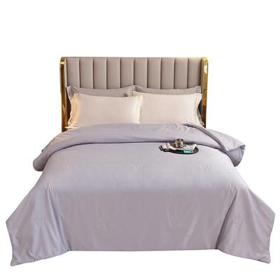 Conch Lightweight Polyester Summer Duvet