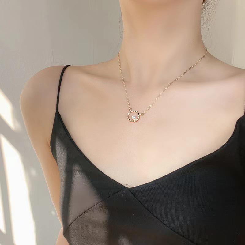 Elegant Baroque Pearl Necklace - Clavicle Chain with Cool French Style Pendant for Women