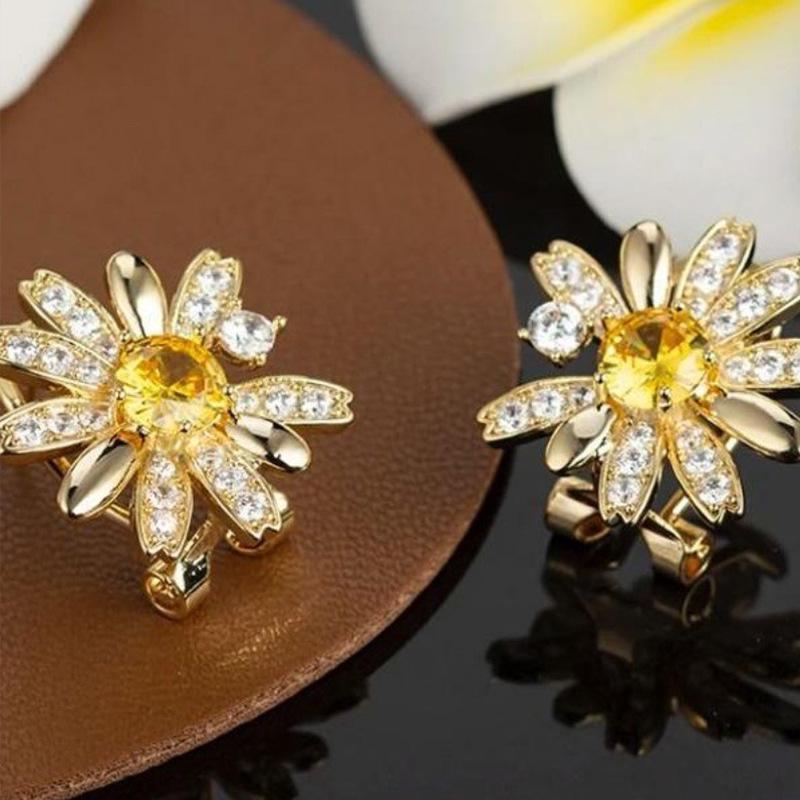 2023 Elegant Daisy Zircon Earrings - High-End Fashion for Women