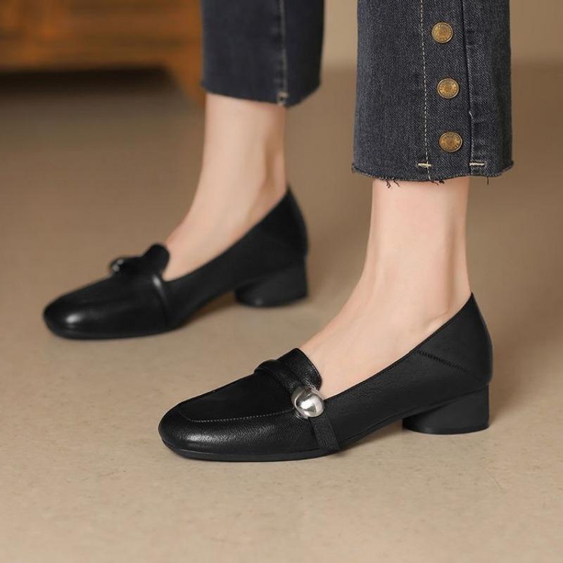 Fashion French Retro One Foot Shallow Mouth Single Shoe for Women Round Toe Mid Heeled Loafers For Work Small Leather Shoes For Women