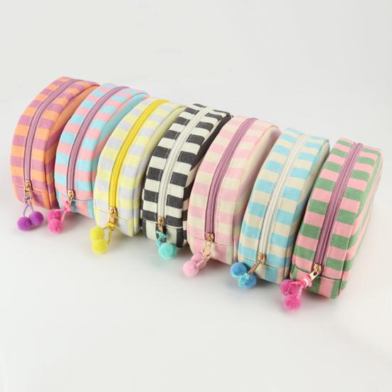 Gestreifte Muschel Kosmetiktasche Canvas Reise Make-up Organizer Tragbare Niedliche Make-up Tasche mit Pompoms für Frauen Mädchen Toilettenartikel