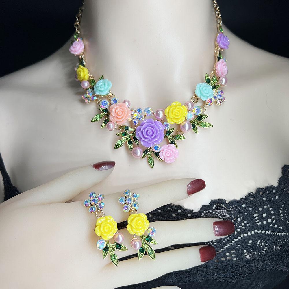 

Environmentally friendly alloy full diamond camellia necklace earrings set court light luxury dress niche pearl collarbone chain accessories
