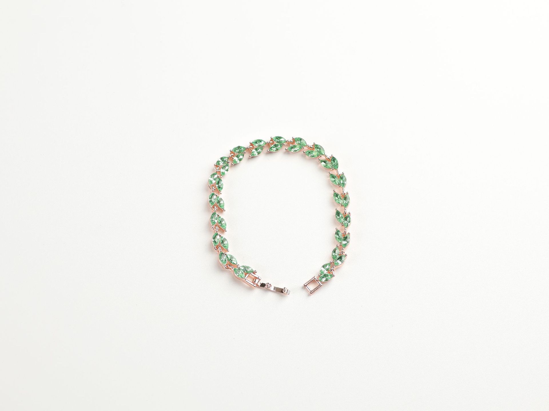 Новые Корейская версия часы студенческий браслет часы цыганский стразы дикие часы подарок горячая распродажа