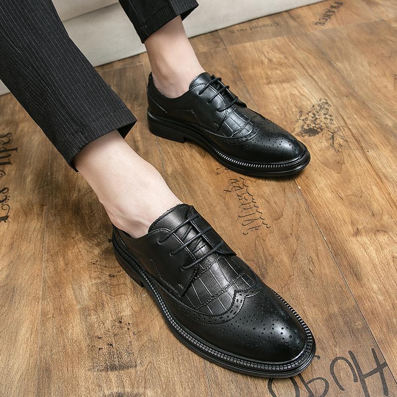 Herren Handgefertigte Luxus Brogue Lederschuhe Business ManagerHerren Karriere Oxfords Schwarz Braun Mode Freizeitschuhe Zapatillas Hombre