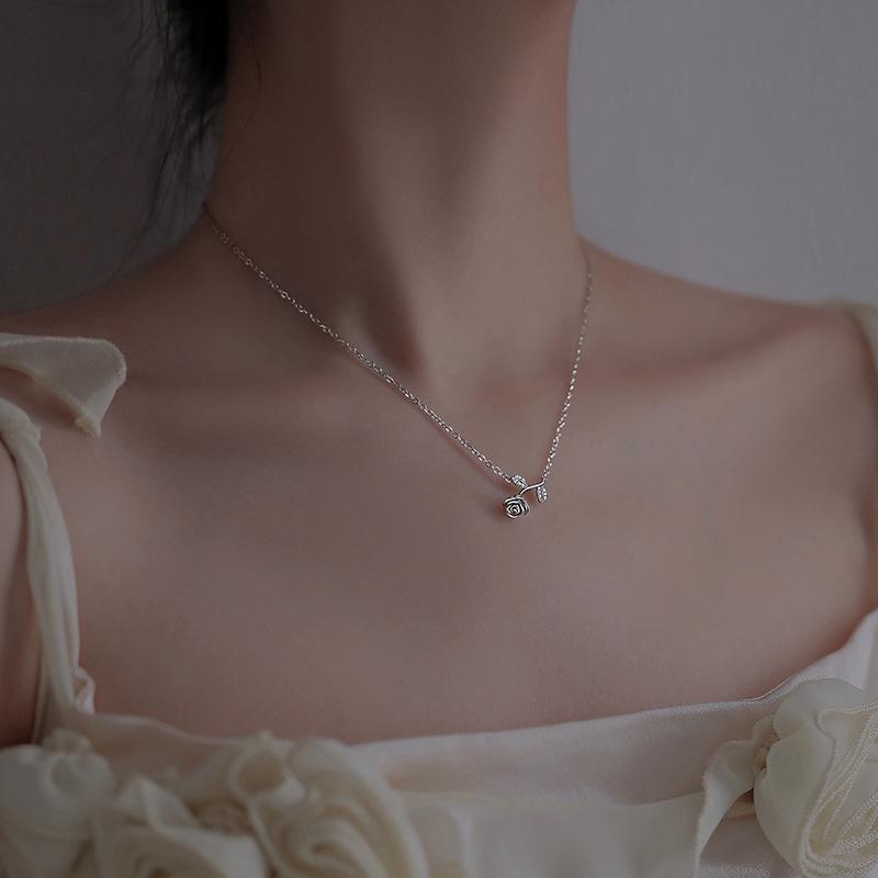 Rose Necklace Female Personality Versatile Mori Three-Dimensional Rose Clavicle Chain Jewelry Female Premium Durable