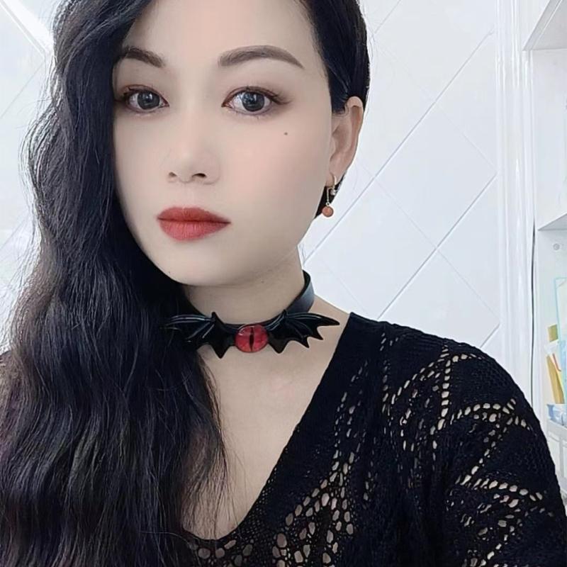 Halloween Devil Bat Wing Choker Necklace, Leather Bat Choker, Leather Collar Necklace for Women Halloween Cosplay