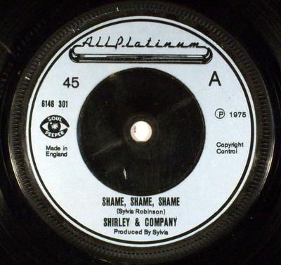 7-tommers Plate SHIRLEY & COMPANY - Shame, Shame, Shame 6146301 All Platinum 1975 UK Soul/Funk Brukt