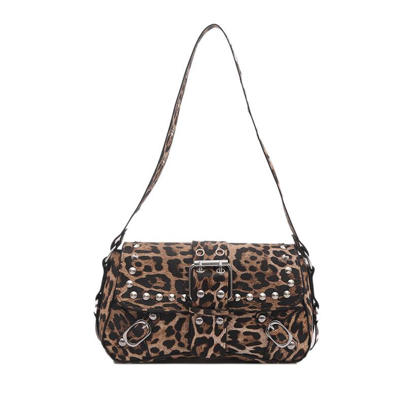 

Fashion Rivet Handbag 2026 Chic Motorcycle Single Shoulder Bag Small Design Casual Minimalist Crossbody Square Bag